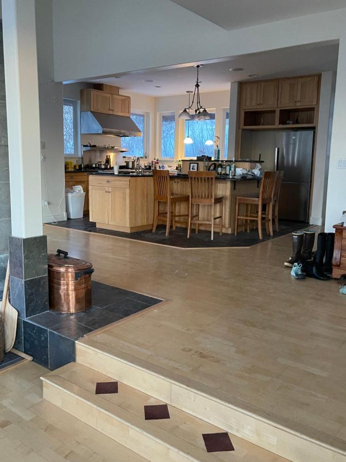 Frenchy'S Adventure Bed And Breakfast แองเคอเรจ ภายนอก รูปภาพ