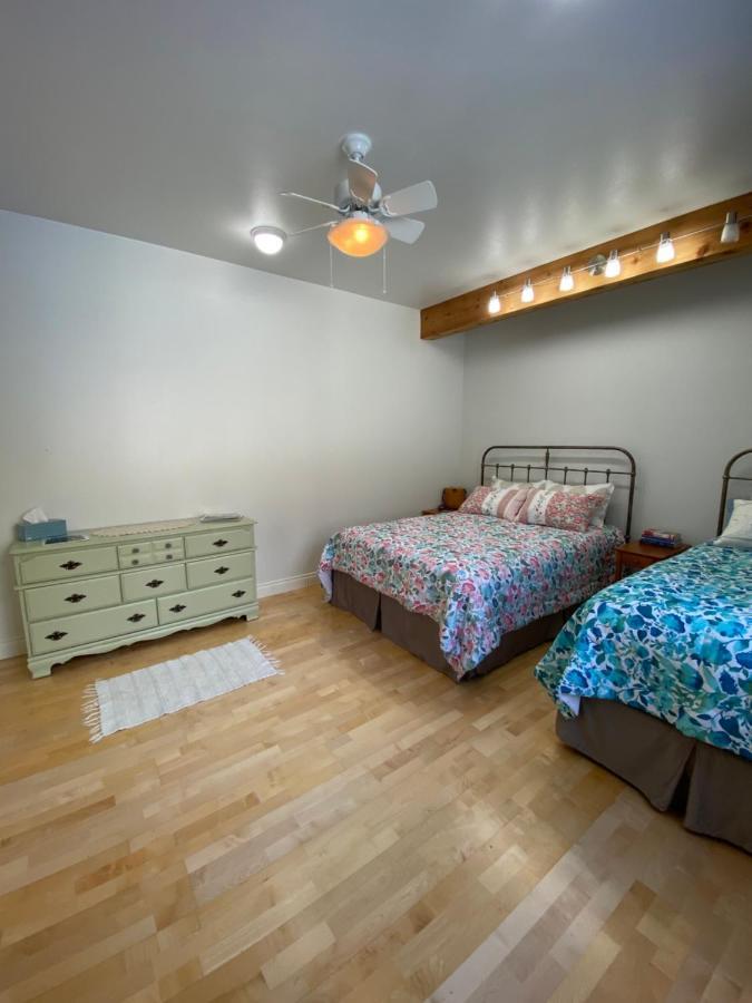 Frenchy'S Adventure Bed And Breakfast แองเคอเรจ ห้อง รูปภาพ